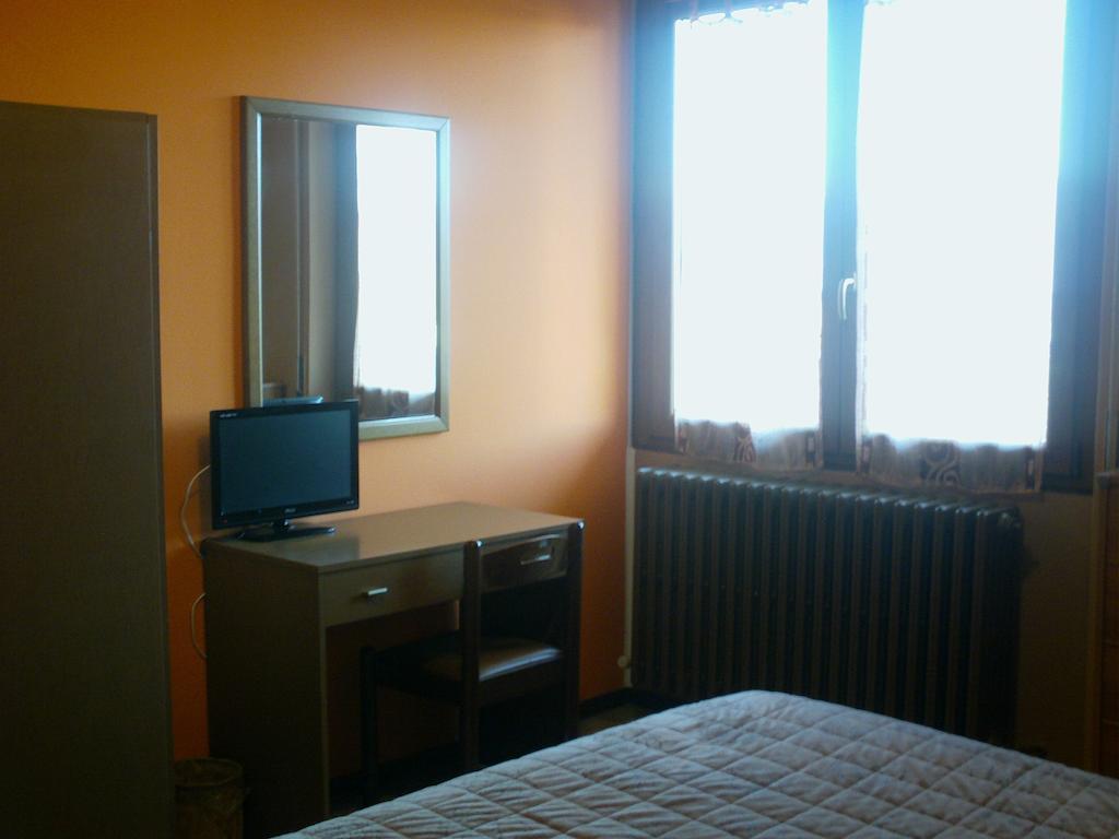 Albergo Filippo Nibionno Zimmer foto