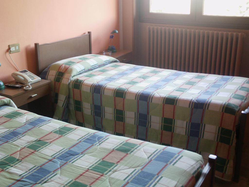 Albergo Filippo Nibionno Zimmer foto